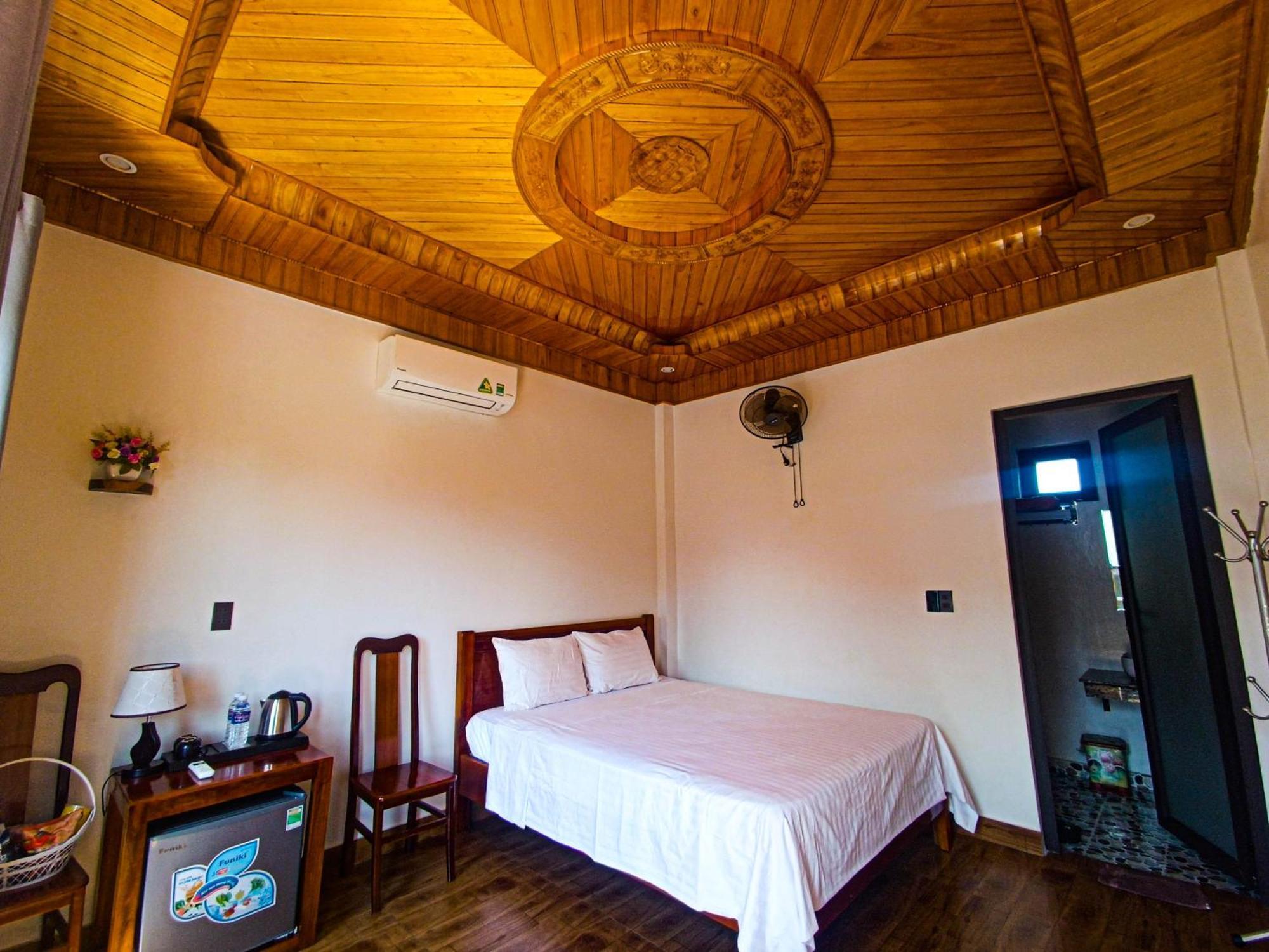 Yolo Pool Bar Villas & Garden Restaurant Phong Nha Esterno foto