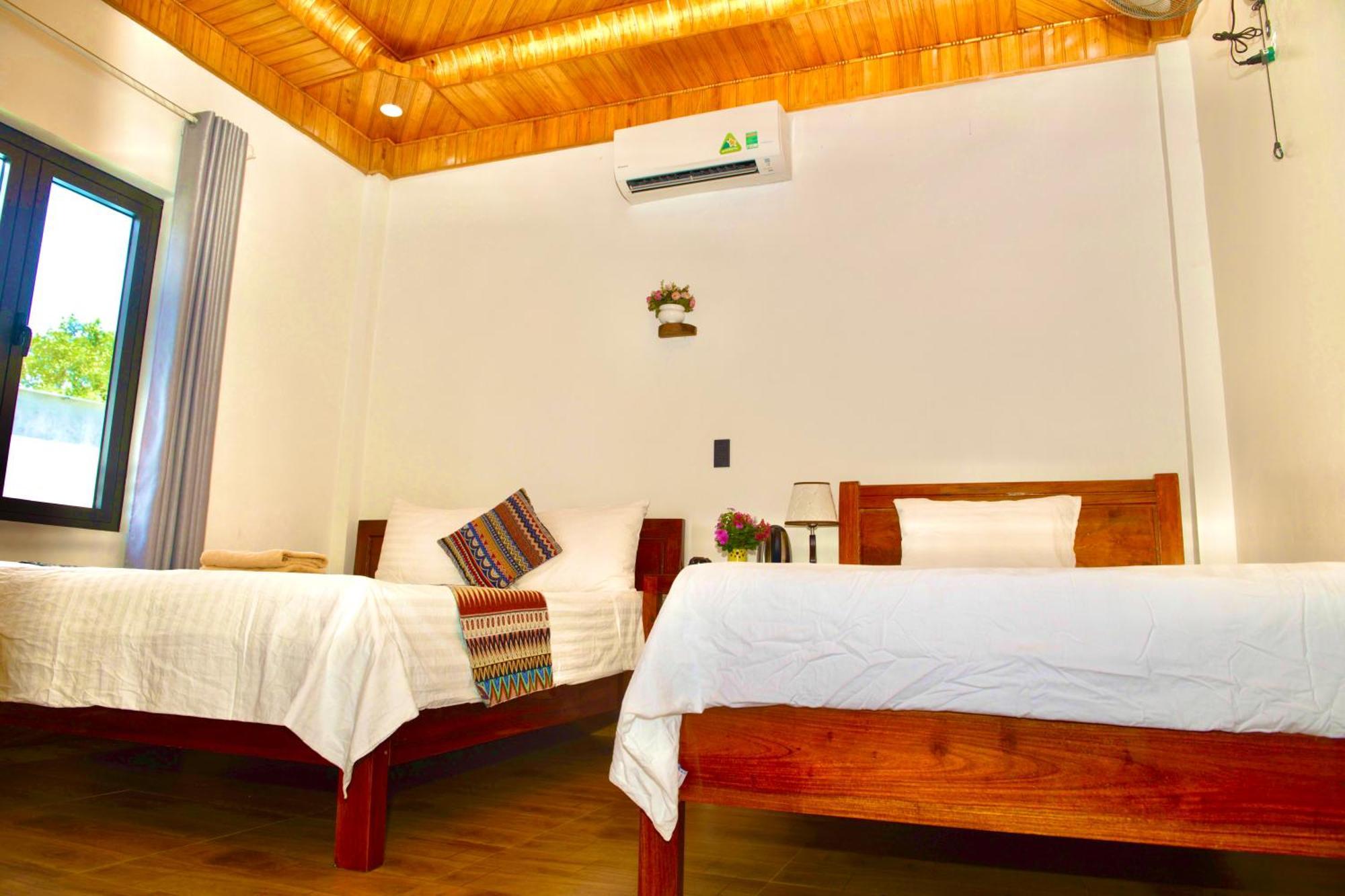 Yolo Pool Bar Villas & Garden Restaurant Phong Nha Esterno foto