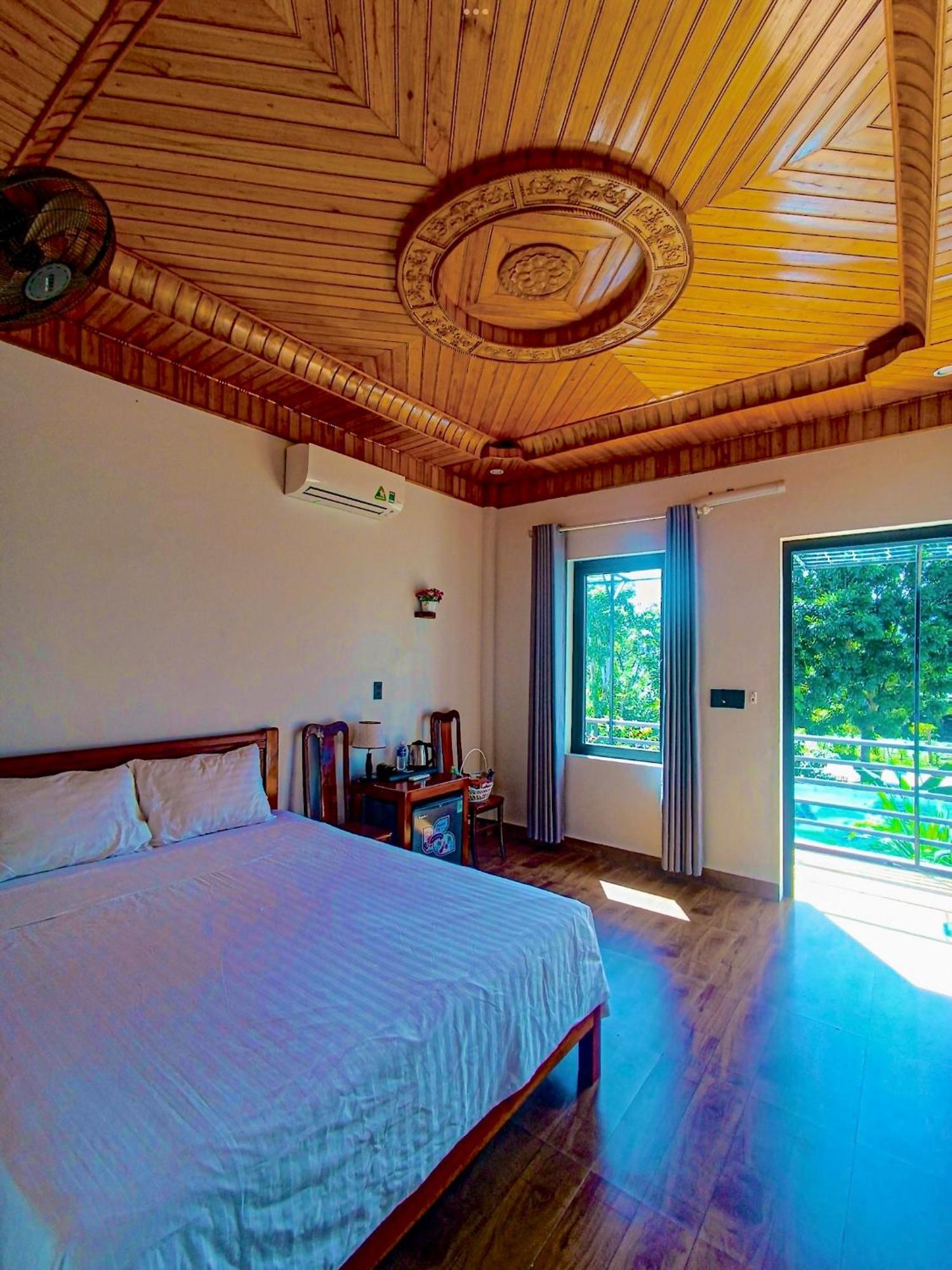 Yolo Pool Bar Villas & Garden Restaurant Phong Nha Esterno foto