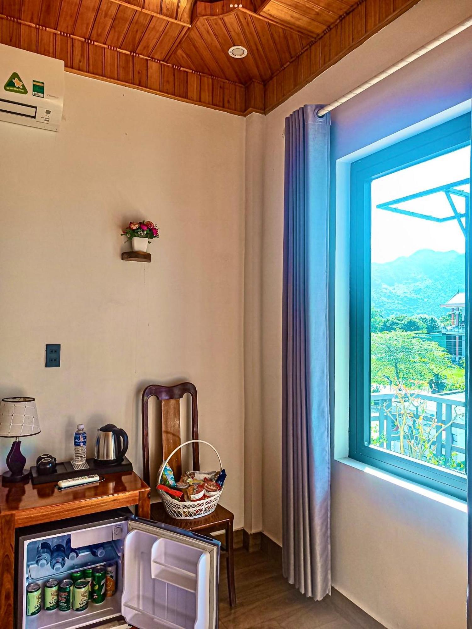 Yolo Pool Bar Villas & Garden Restaurant Phong Nha Esterno foto